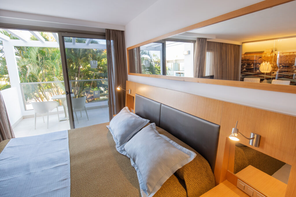 Habitación-4-vista-piscina-1024x683