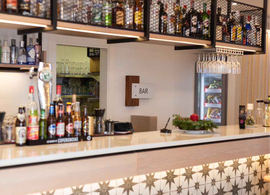 R2 Bahía Kontiki - Bar (2)