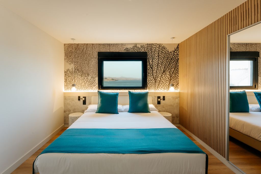 suite-ocean-view-_-r2-higos-beach-2 (1)