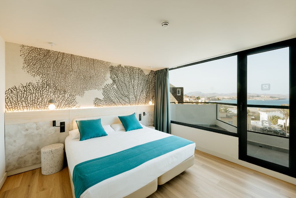 suite-ocean-view-_-r2-higos-beach-5 (1)