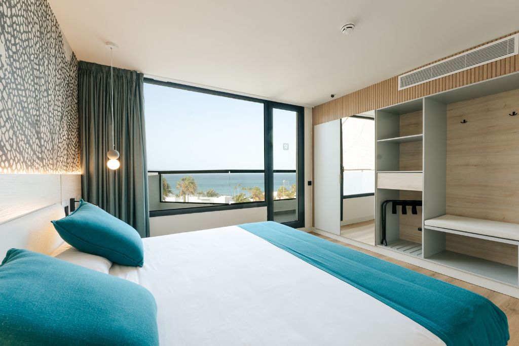 suite-ocean-view-_-r2-higos-beach-6 (1)