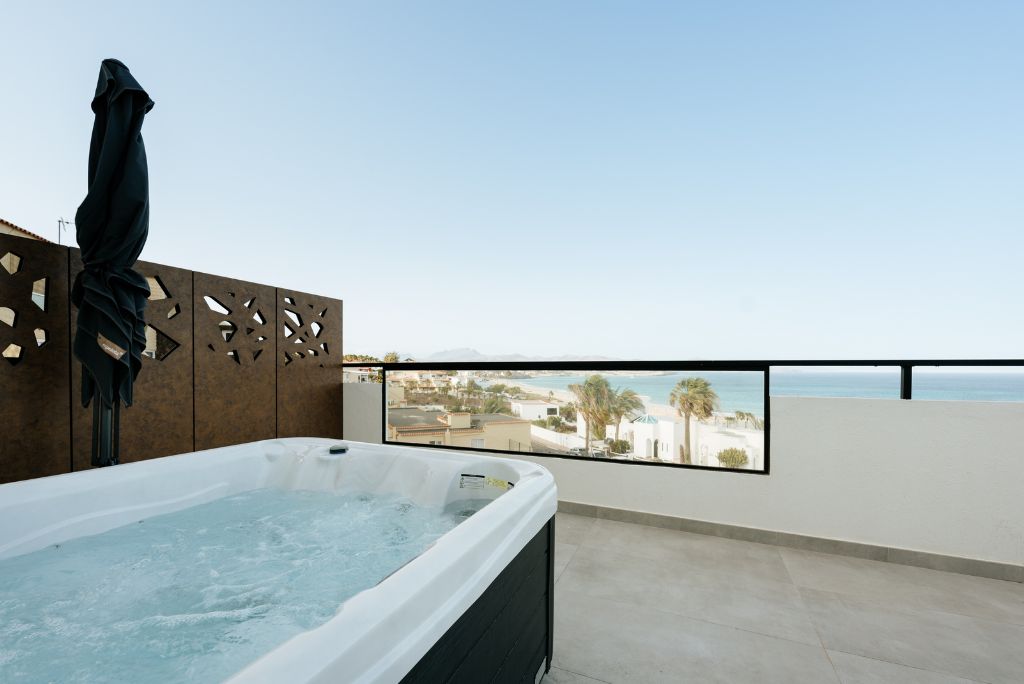 suite-ocean-view-_-r2-higos-beach-7 (1)